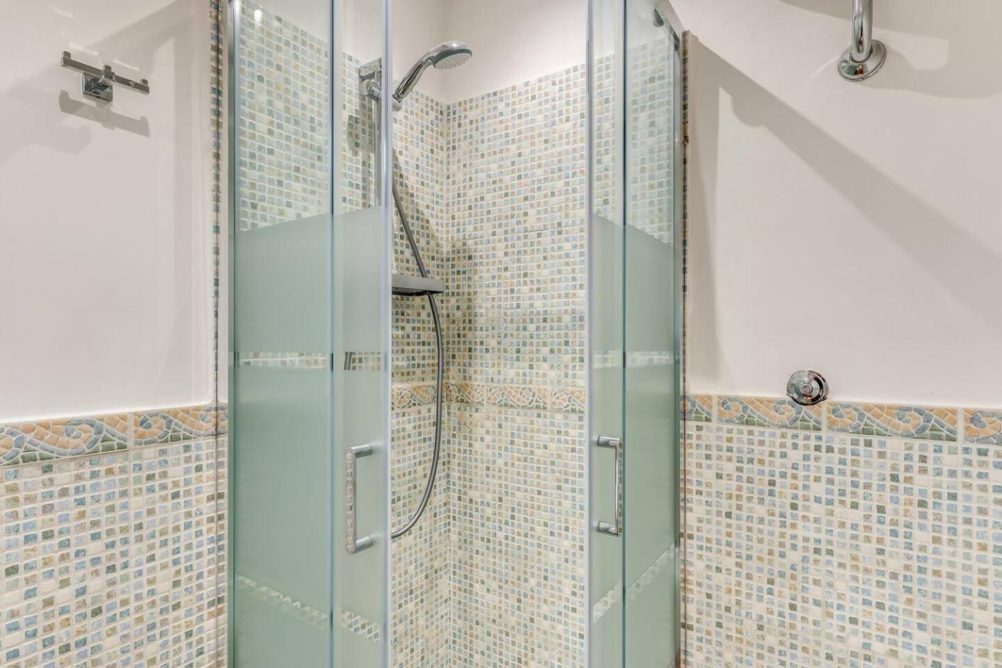 Charming Flat By The Vatican Rome Bagian luar foto