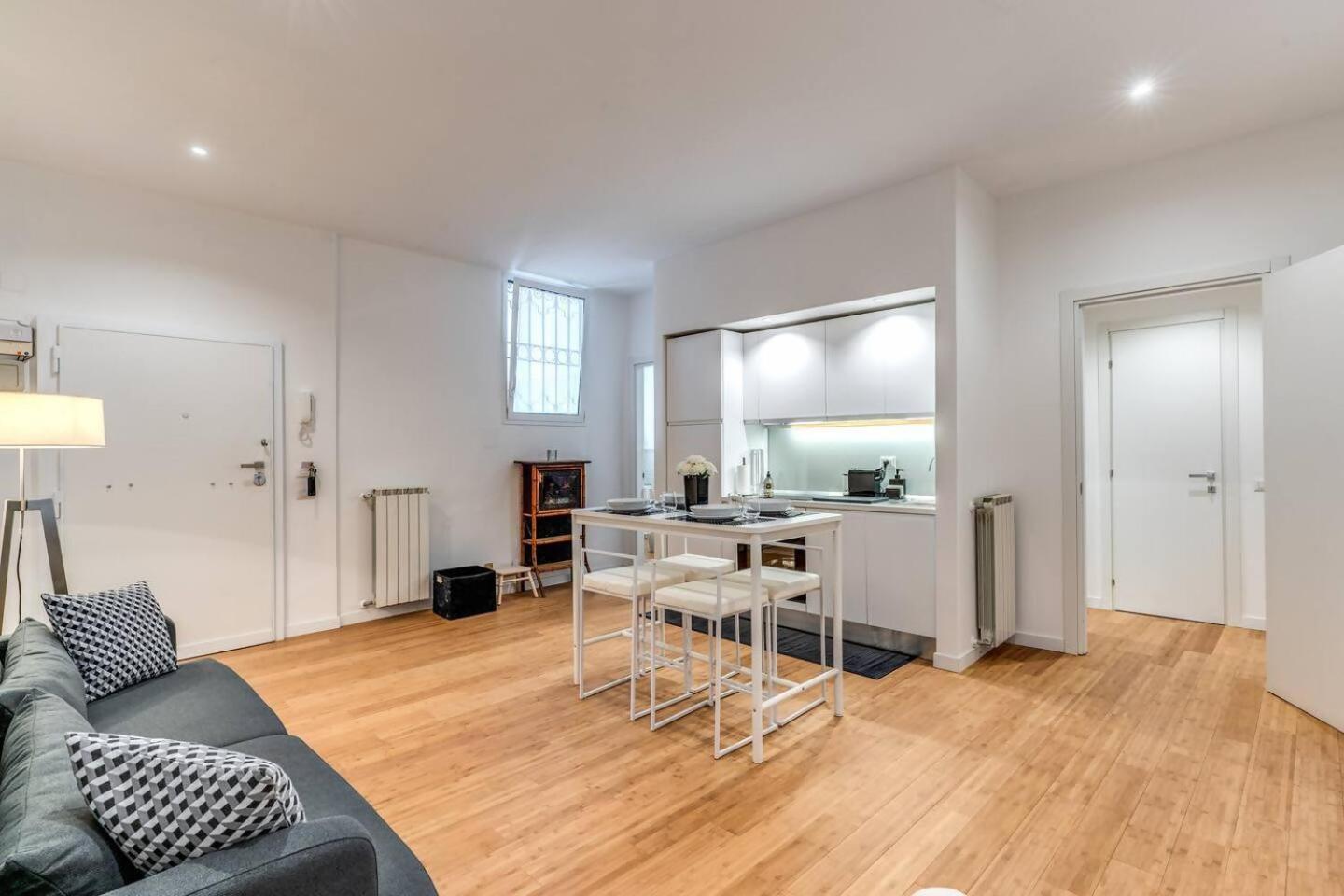 Charming Flat By The Vatican Rome Bagian luar foto