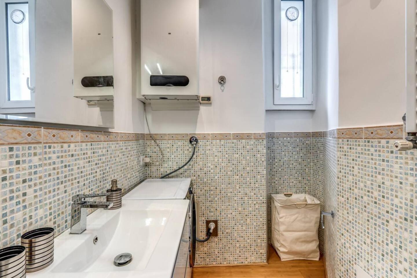 Charming Flat By The Vatican Rome Bagian luar foto